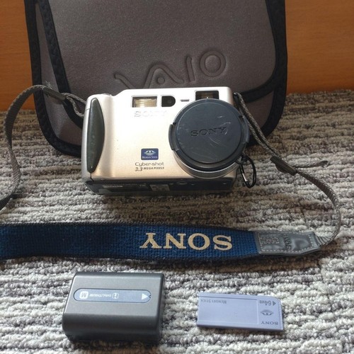 Fotocamera digitale compatta